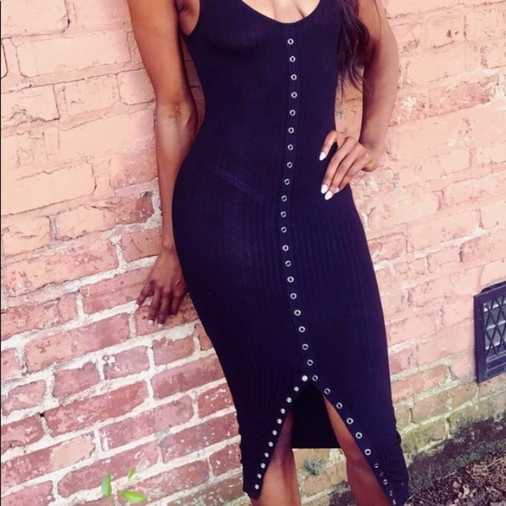 Ribbed black midi dress with split button detail